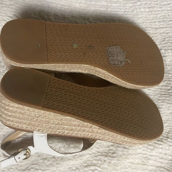 MICHAEL KORS LEATHER WHITE ESPADRILLE WEDGES THONGS SANDALS GOLD MK LOGO SZ9.5M - Picture 8 of 10